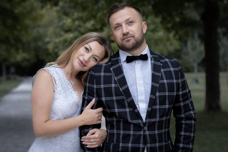 Brautpaar beim natürlichen Paarshooting im Grünen - Hochzeitsfotografie Warendorf von Kasha Wiesmann
